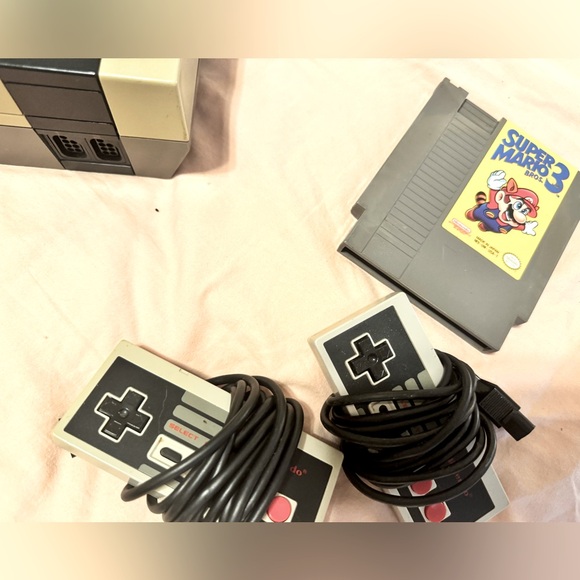 Nintendo NES - Picture 2 of 4